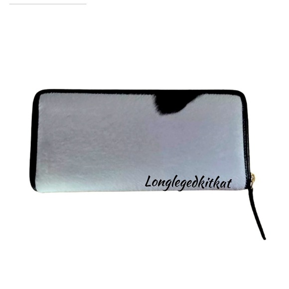 ‼️SOLD‼️Christian LACROIX BROWN AND WHITE FUR WALLET - Picture 3 of 5